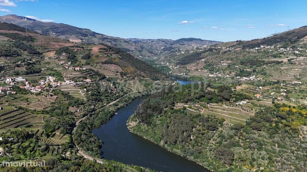 Land Plot / Mesão Frio, Barqueiros