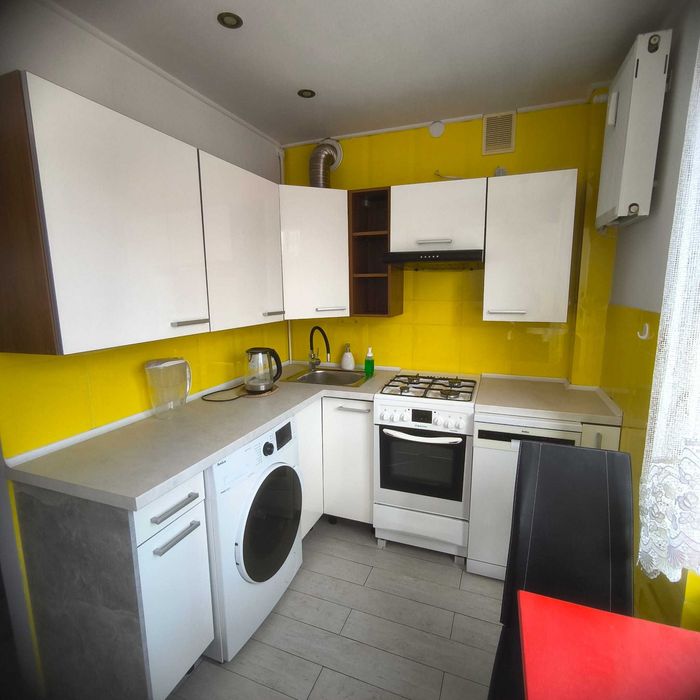 Mieszkanie 51 m² 2 pokoje, kuchnia, balkon, blisko UM