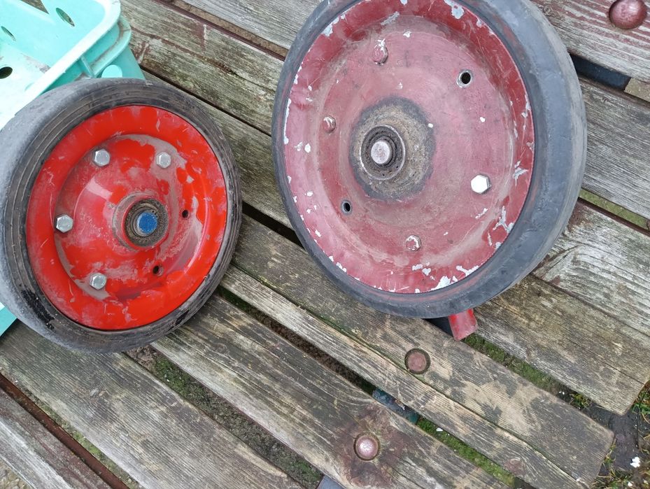 Dwa koła kółka łożyskowane