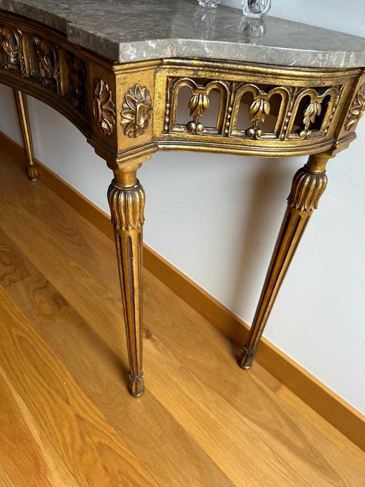 Quarto vintage com colchão massagem