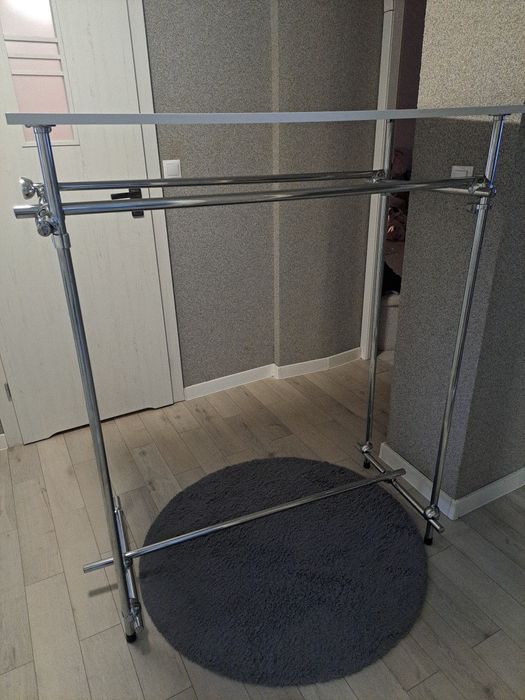 Stojak odzieżowy