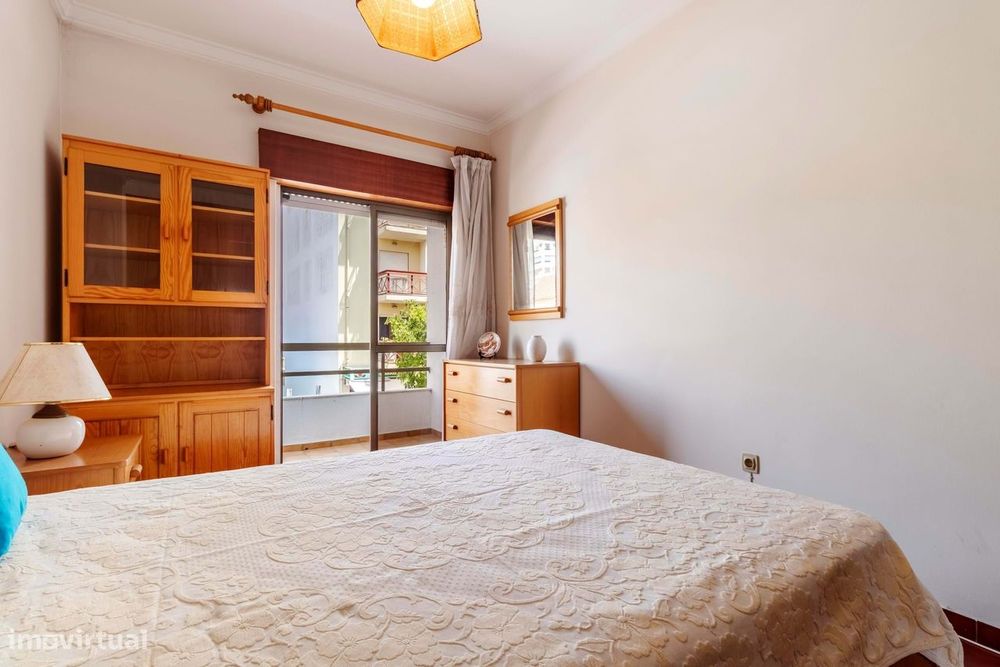 Apartamento T1 c/ Varanda e Marquise, a 550m da Praia, na Costa da Cap
