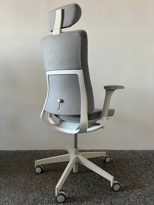 Fotel biurowy 131SFL jasnoszary