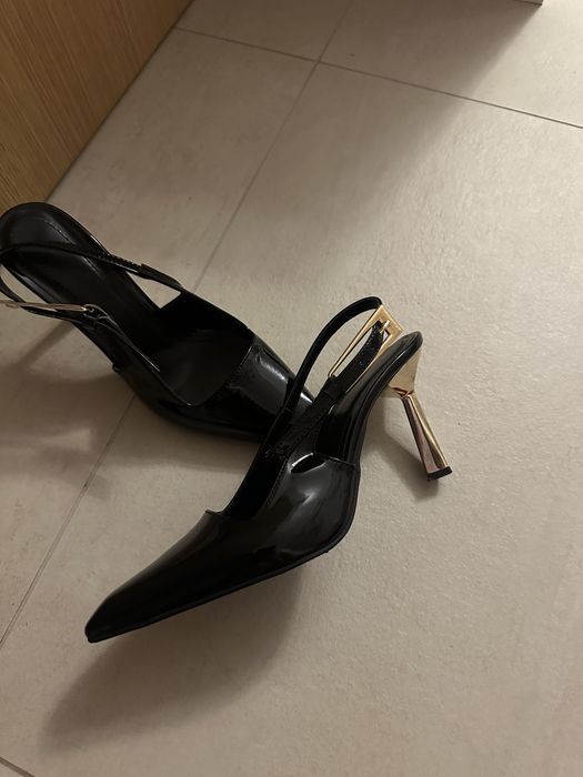 Босоніжки в стилі Saint Laurent