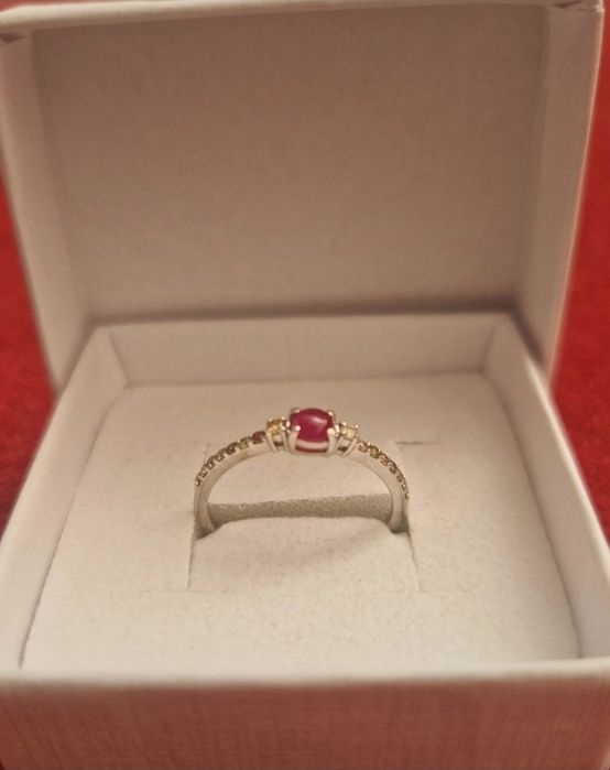 Anel de Ouro com Rubi