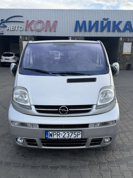 автомобіль   Опель віваро