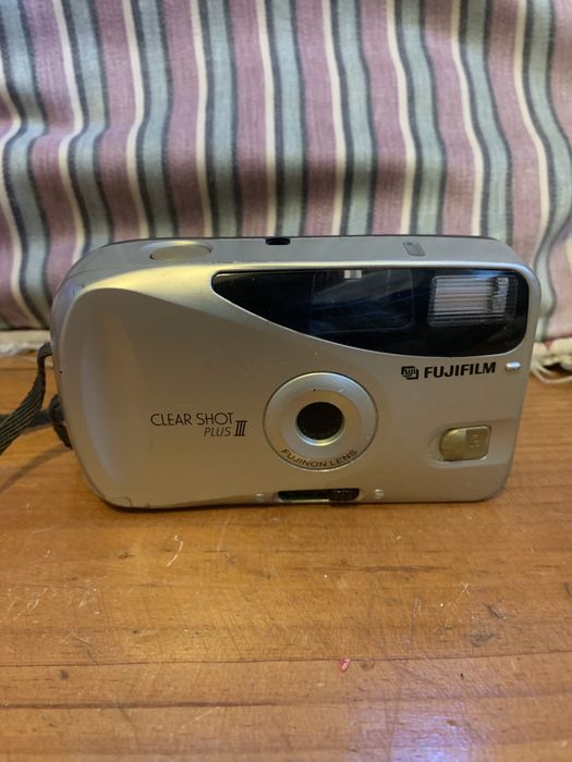 Máquina fotográfica Fuji Fujifilm Clear Shot III (1997)