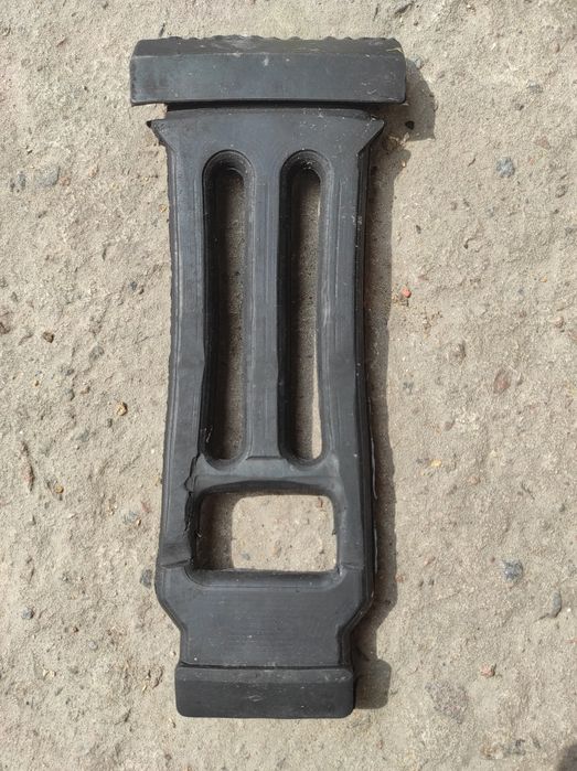 Кріплення Крила Заднього Volvo б/в 1 шт.