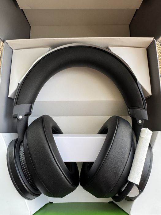 Microsoft Xbox Wireless Навушники з мікрофоном (TLL-00020)