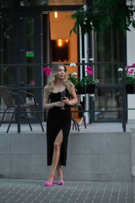 Сукня zara чорна на тонких бретелях