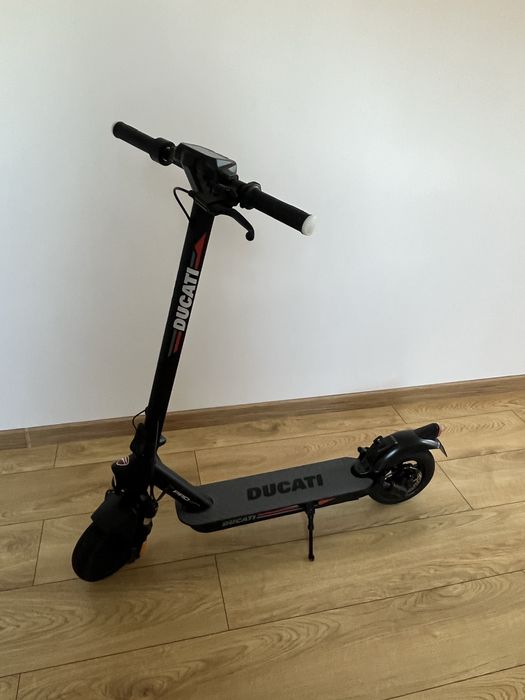 Hulajnoga elektryczna ducati