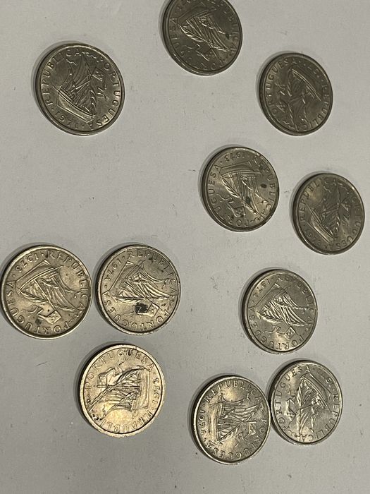 11 moedas de 10$ de varias datas