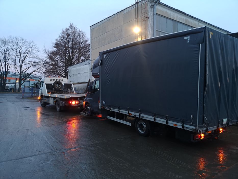 Pomoc Drogowa Auto Laweta Tanio solidnie kabina 6 osób