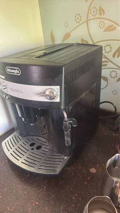 Кофемашина Delonghi MAGNIFICA