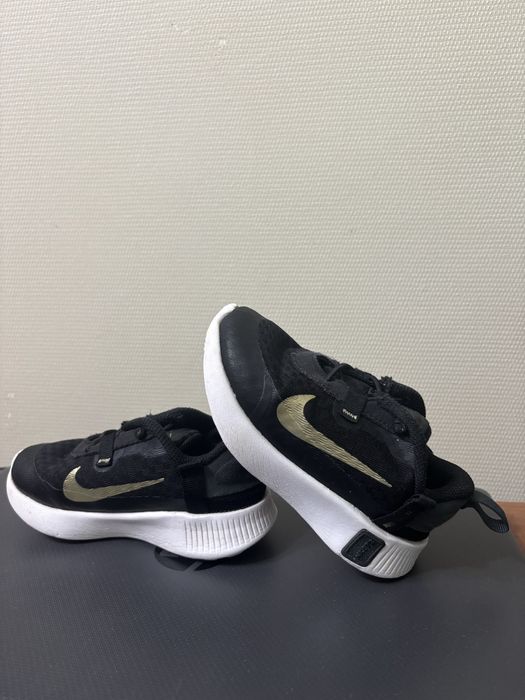 Оригінальні кросівки Nike 25 р. (14,5 см)