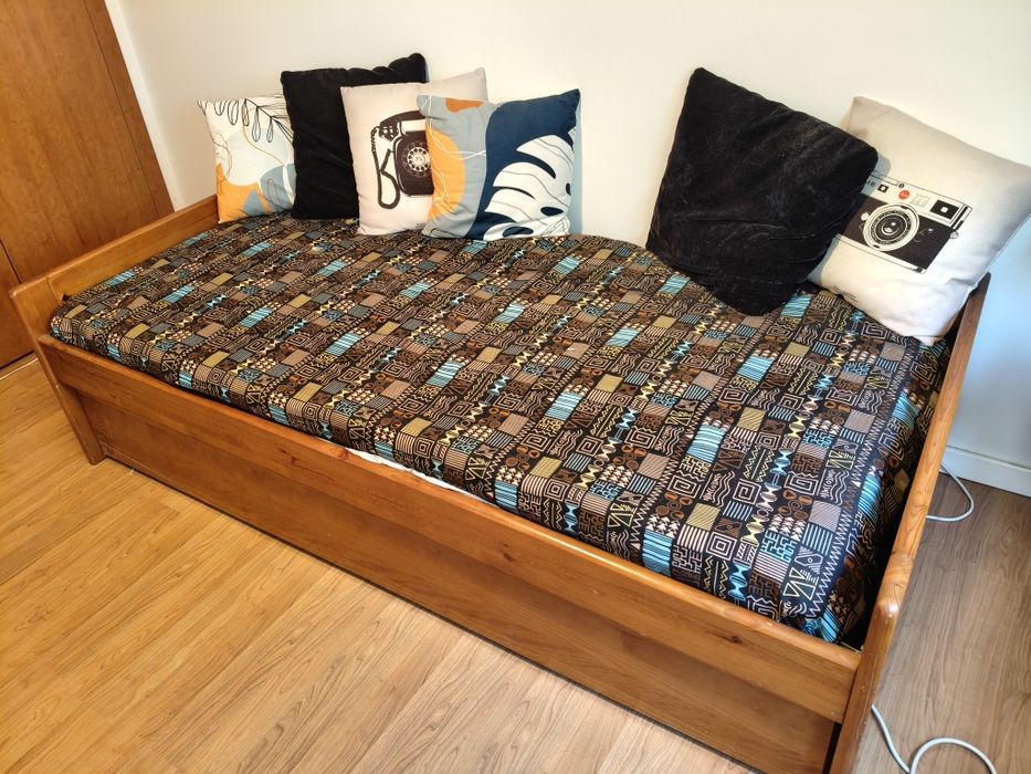 Cama de Solteiro Extensível em Madeira + 2 Colchões