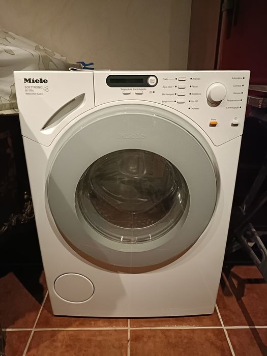 Máquina de lavar roupa Miele