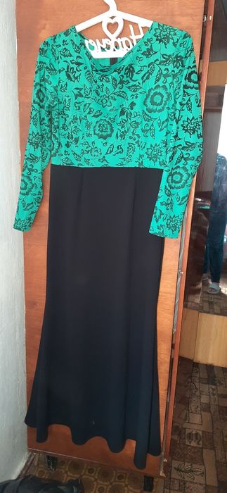 Молодіжна жіноча сукня