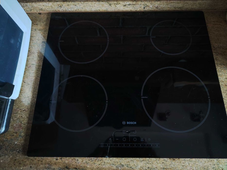 Płyta indukcyjna Bosch 7200 W - 220-240 V z defektem