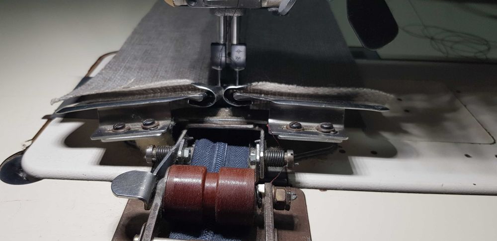 Maszyna szwalnicza dwuigłowa JUKI LH - 3168