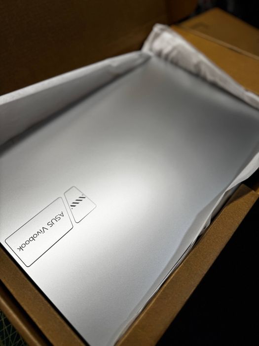 Новий ASUS Vivobook 15 X1504VA-BQ500 16/512 ГБ