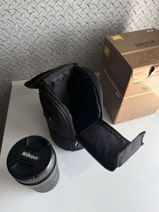 Об’єктив Nikon AF-S NIKKOR 24-70mm f/2.8G ED