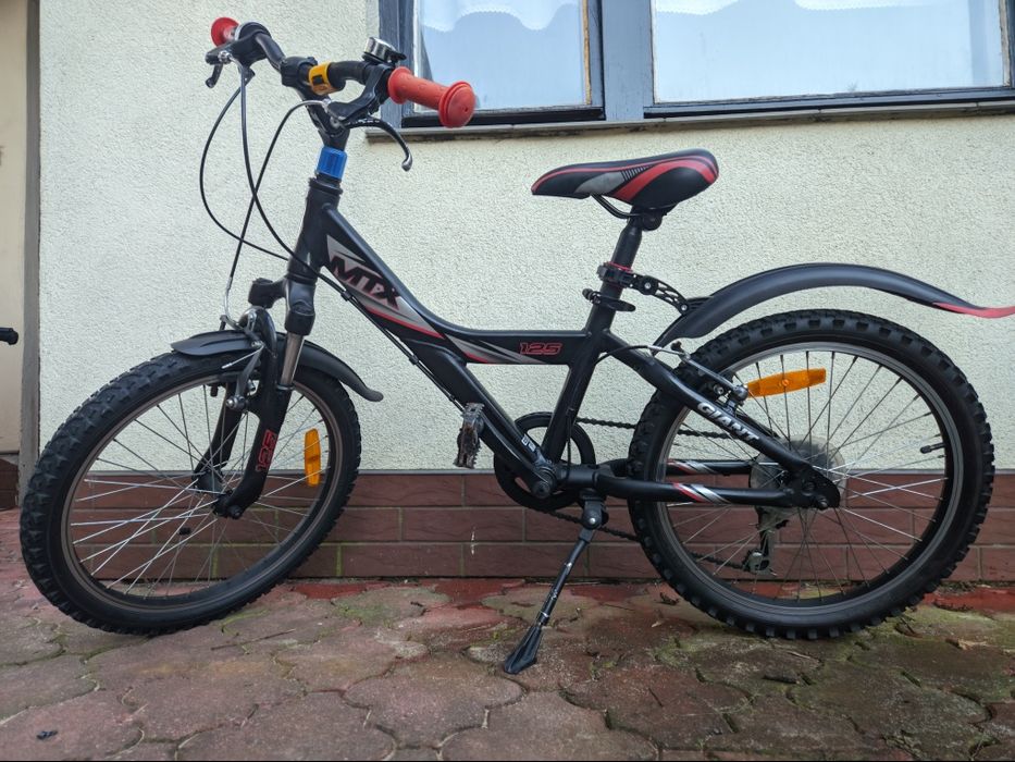 Giant 20" MTX 125 czarny + kask