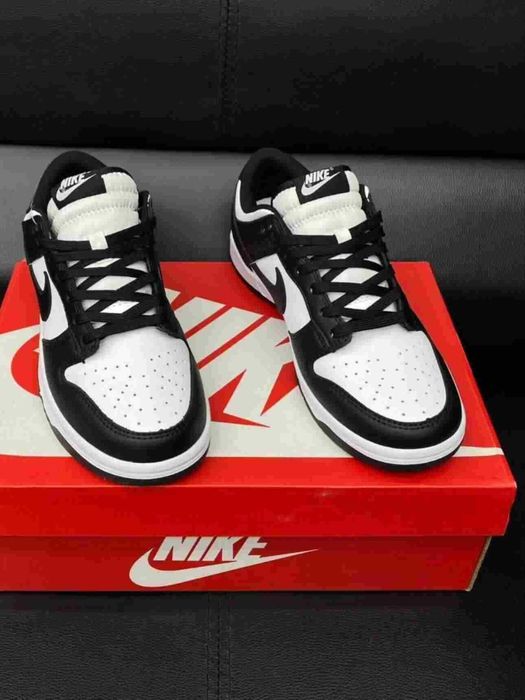 Nike Dunk Low Czarny R.40