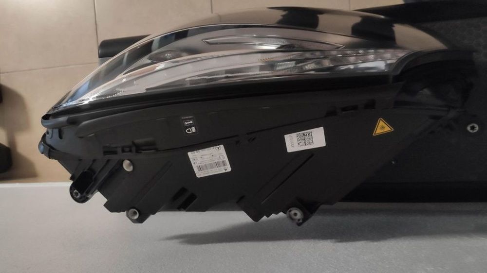 farol esquerdo full Led ILS MERCEDES w222 A2229069002