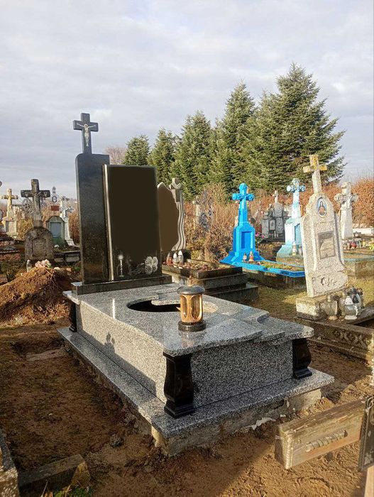 Пам'ятники з граніту та крихти , підвіконня , сходи , каміни стільниці