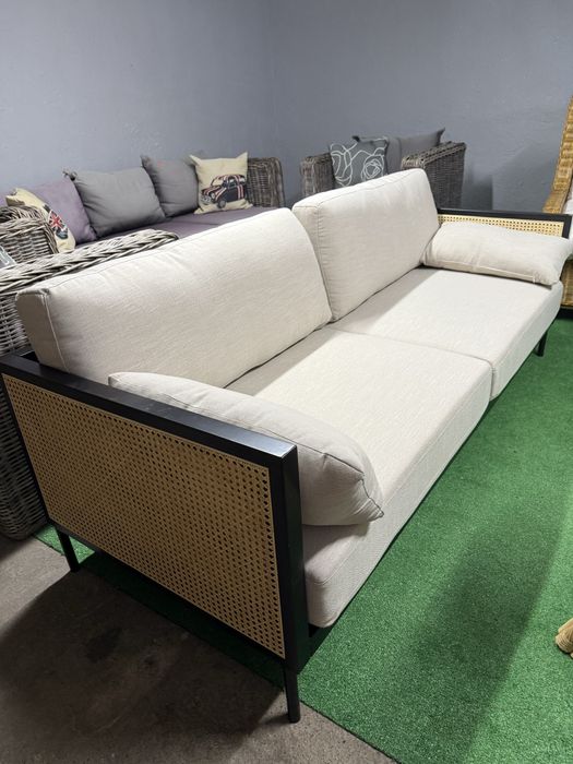 Drewniana kanapa taras balkon ogród zimowy