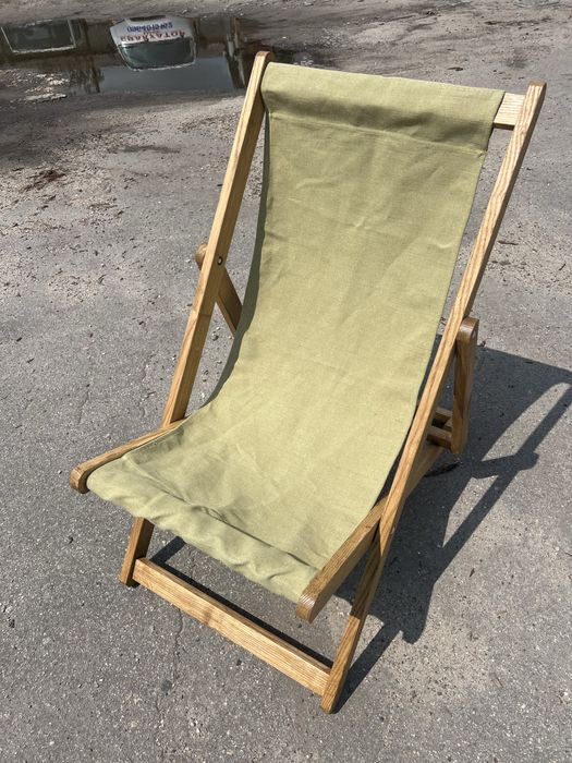 Шезлонг деревʼяний крісло лежак