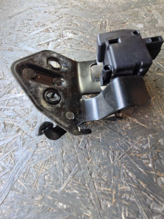 Zamek tylnej klapy Skoda Octavia II nr. 1Z0.827.511.C