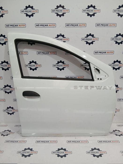 PORTA FRENTE DIREITA BRANCA DACIA SANDERO STEPWAY 0.9TCE ANO: 2013