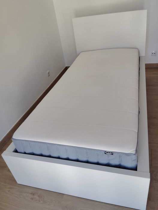 Cama ikea malm solteiro 90x200 com colchão