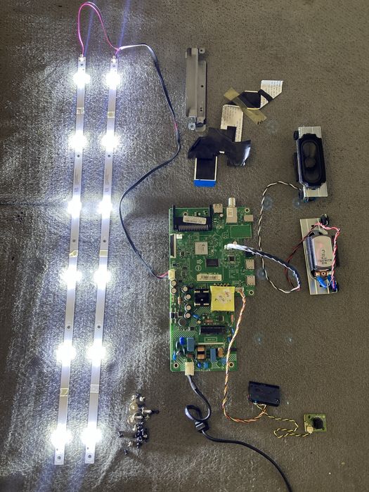 Philips 32PHT4503/12 elektronika,środek