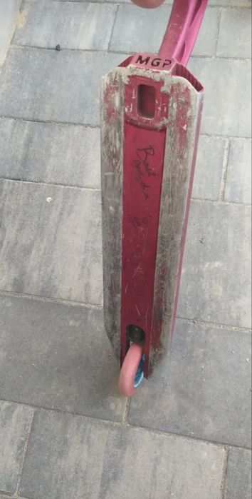 Witam, mam na sprzedaz hulajnoge wyczynową custom wiecej informacji pv