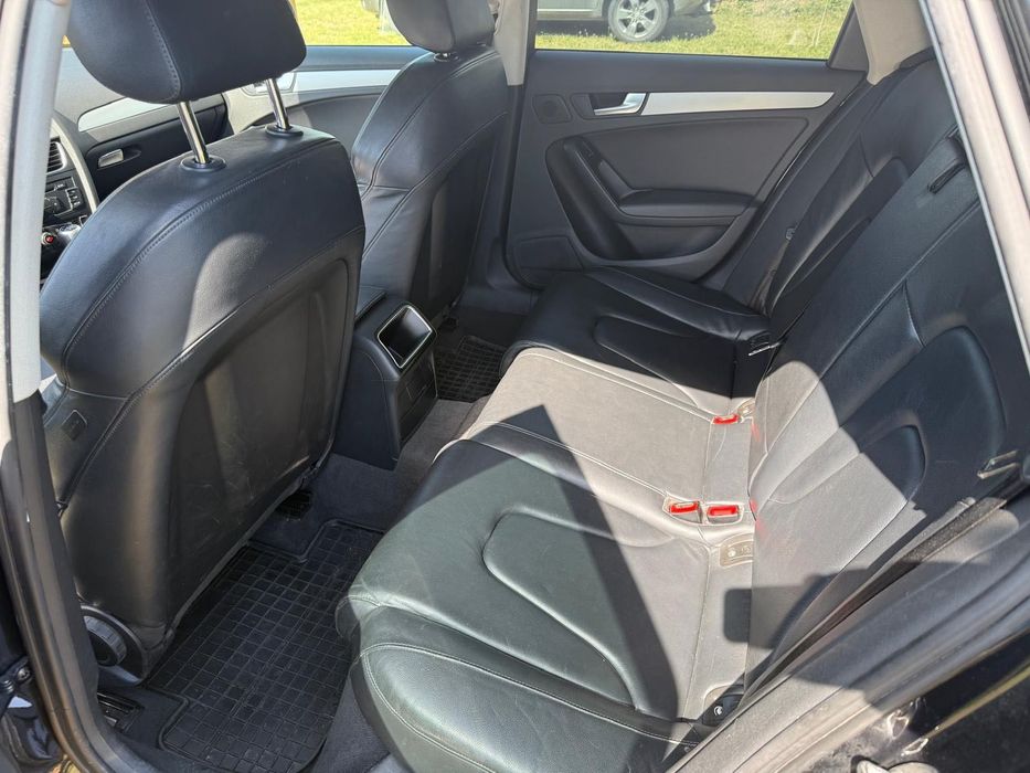 Audi a4 b8 2010r