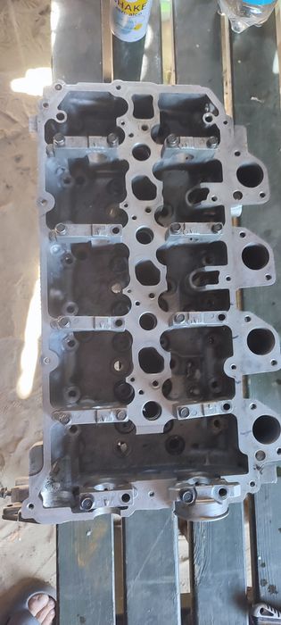 Голова  L 200  без клапанов .