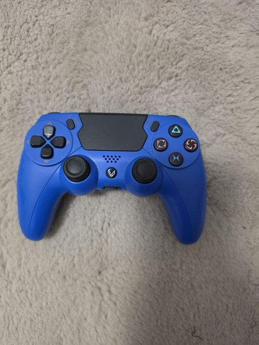 Pad do PS4 SteelDigi - niebieski kontroler