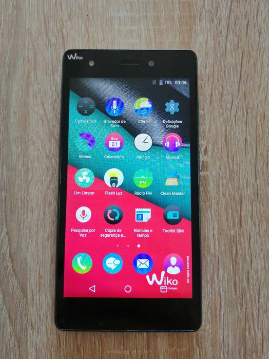 Samrtphone WIKO desbloqueado dual sim e bateria extra