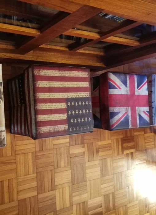 Caixas de arrumação tipo pufe