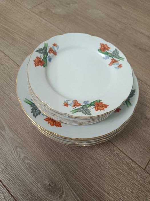 Тарелки Japan 23см и 18см