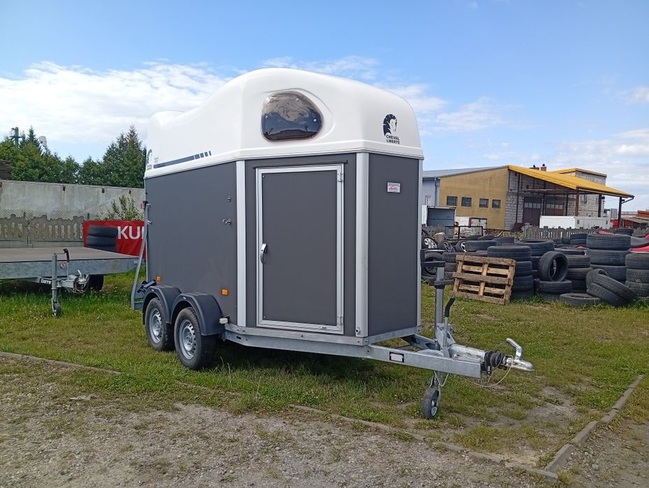Przyczepa Cheval Liberte do przewozu żywych zwierząt