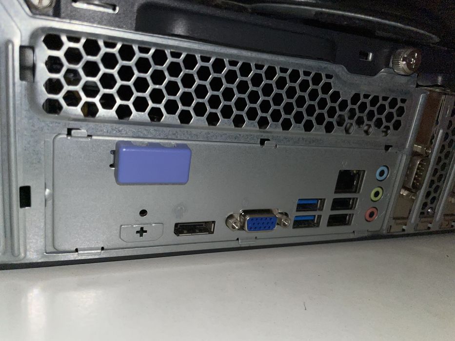 Computador Lenovo desktop + monitor + teclado e rato