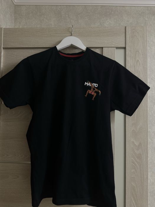 Продам футболку MANTO-оригінал.В хорошому стані.Продаж,стала мала.
