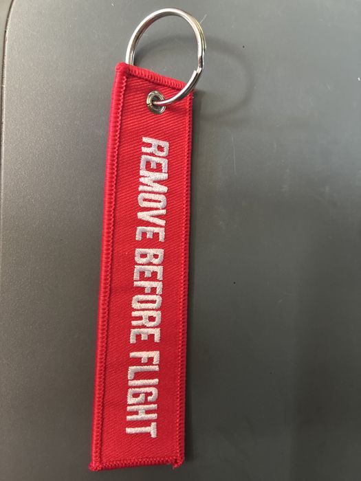 Брелок Remove before flight