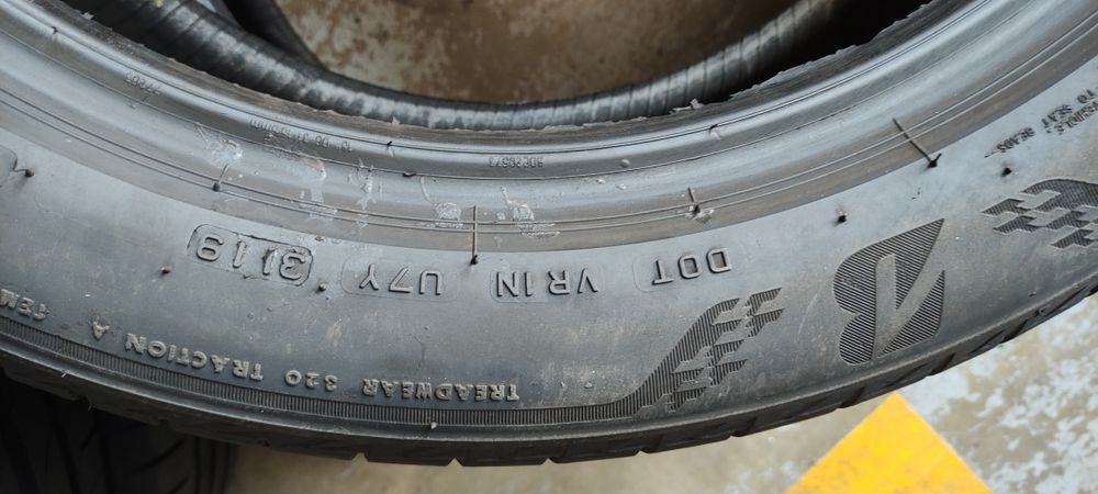 Pneus 225/50/18 Bridgestone semi novos