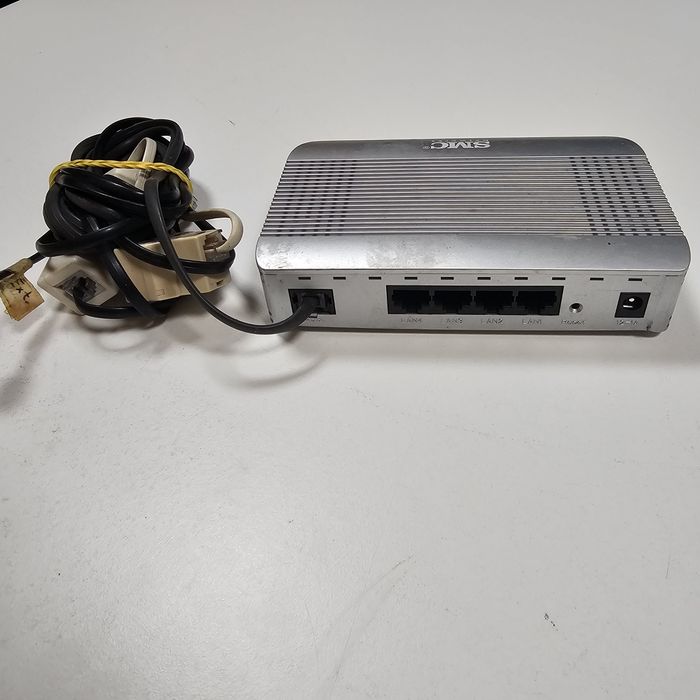 Old Router + Modem
Brand SMC
4-Port Wireless G64553044333441122
