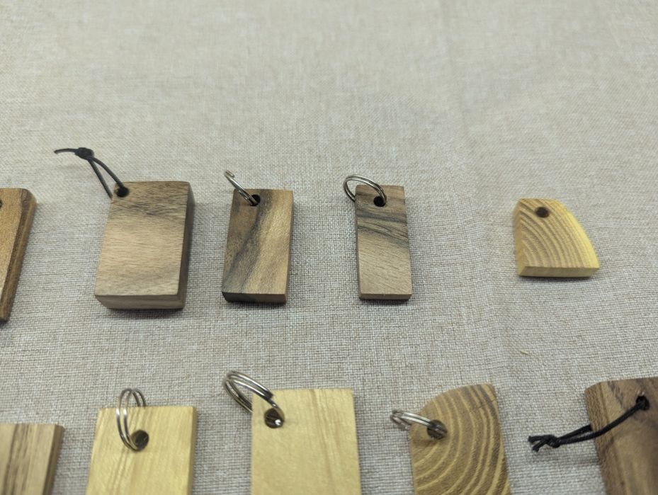 Брелкі дерев'яні